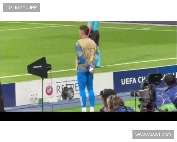 足球明星换球衣的最佳存放地点与保养技巧分享