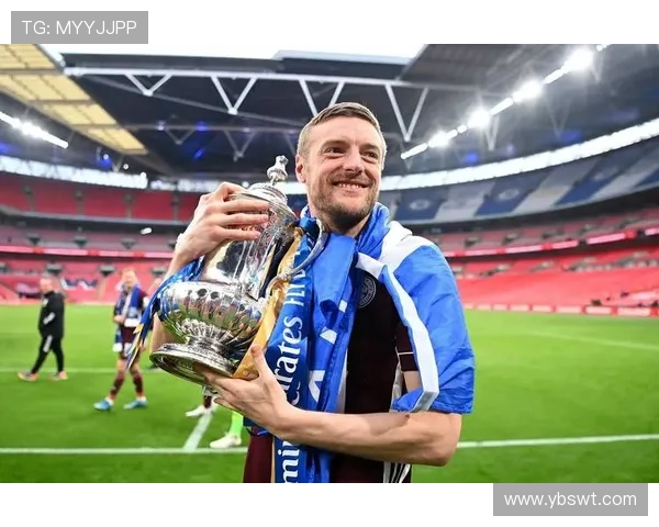 全球足球巨星汇聚一堂的传奇名单与成就回顾